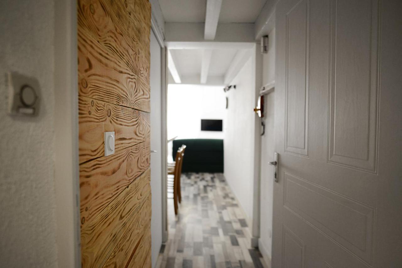 L'appartement D'alexandre, *